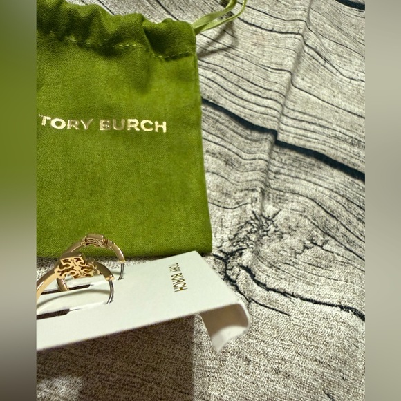 NWT! Tory Burch hoop earrings in gold w/ iconic T logo. - Picture 3 of 15